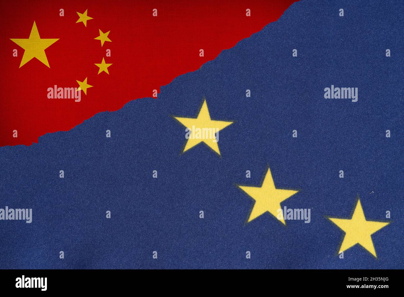 Bandiere della Cina e dell'Unione europea Foto Stock