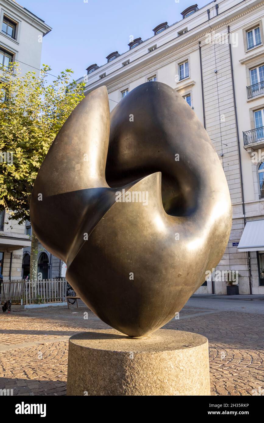 La flamboyante, 1979 - 1980 (stampo); 1982 (getto), scultura in bronzo di Antoine Poncet ,Place des Bergues, Ginevra, Svizzera Foto Stock