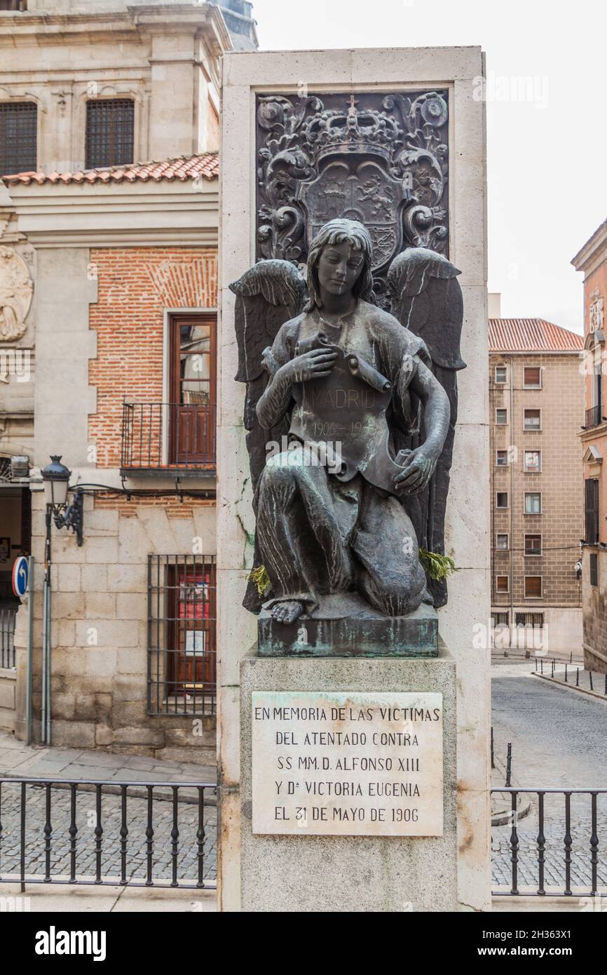 MADRID, SPAGNA - 22 OTTOBRE 2017: Memoria delle vittime dell'attentato ad Alfonso XIII a Madrid. Foto Stock