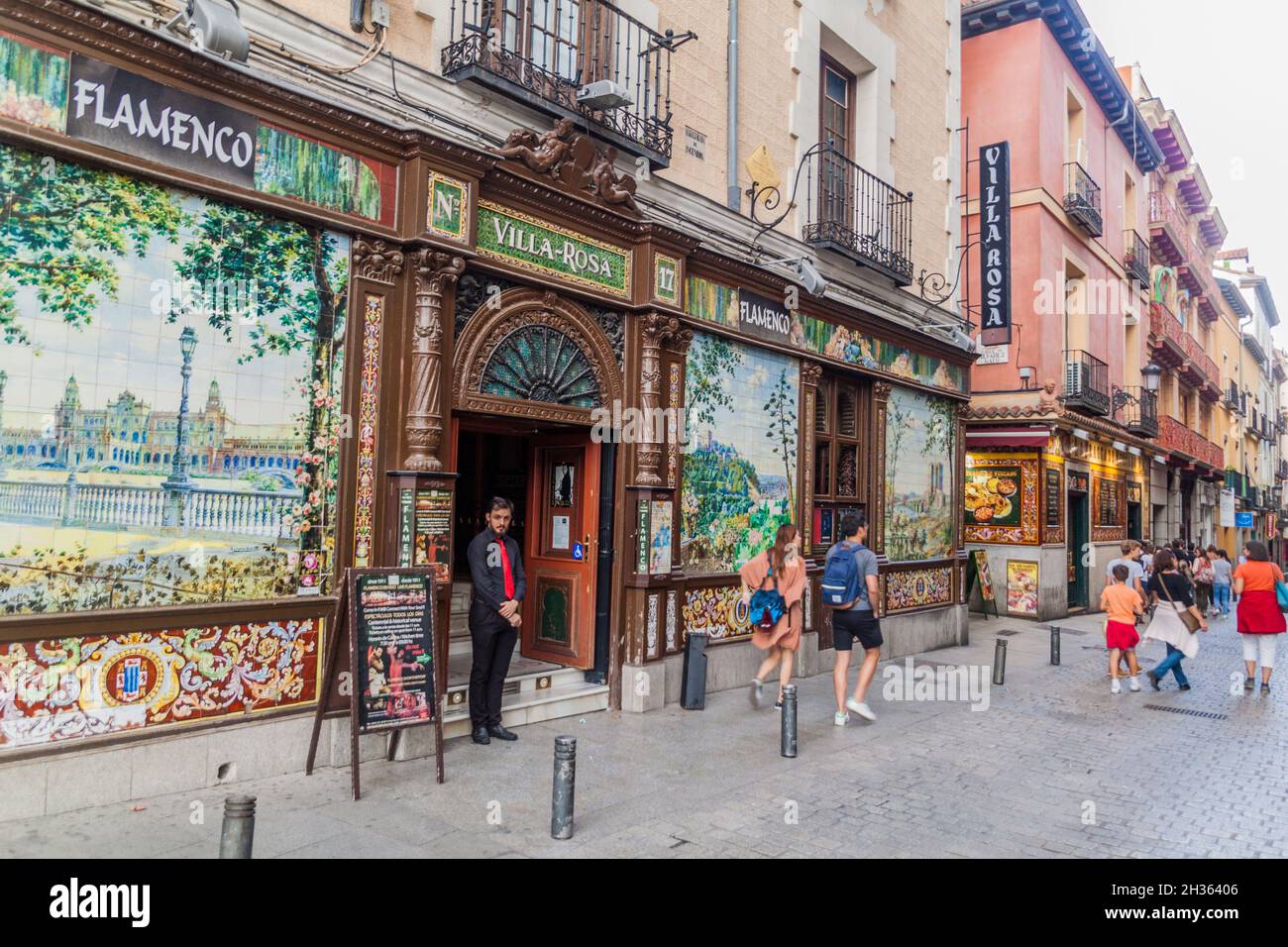 MADRID, SPAGNA - 22 OTTOBRE 2017: Il ristorante Villa Rosa offre ballerini di flamenco dal vivo a Madrid. Foto Stock
