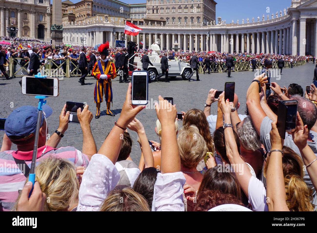 Angelus, Piazza San Pietro, Papa Francesco Bergoglio, Roma, Lazio, Italia, Europa Foto Stock