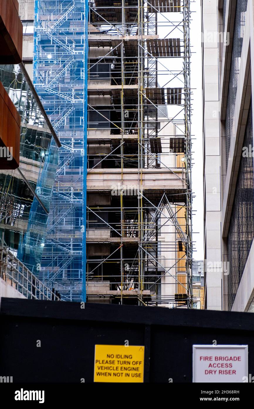 New Build Construction or Building Side nel centro di Londra Inghilterra Regno Unito senza persone Foto Stock