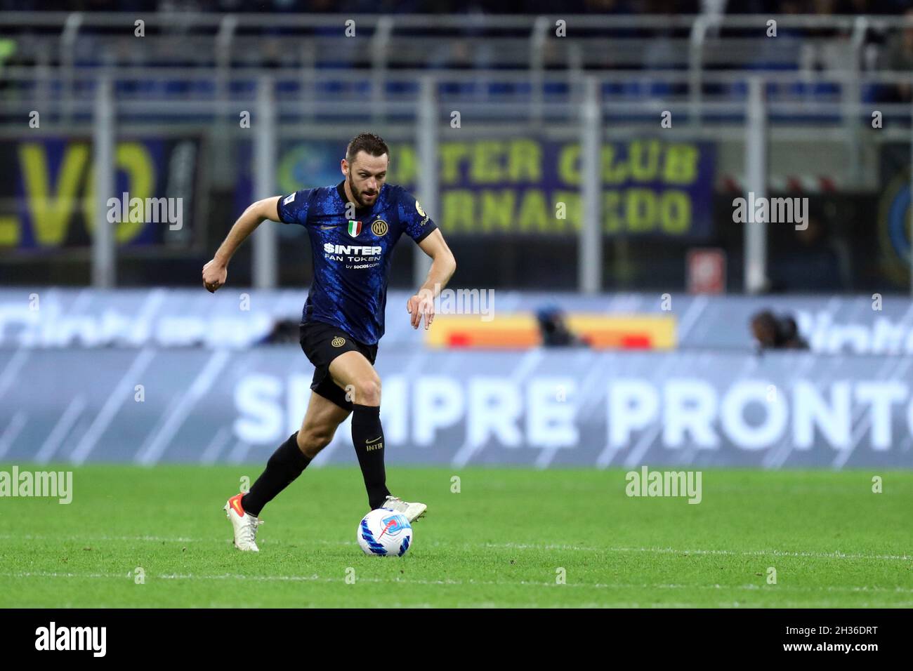 Stefan de Vrij del FC Internazionale controlla la palla durante la serie A tra FC Internazionale e Juventus FC . Foto Stock