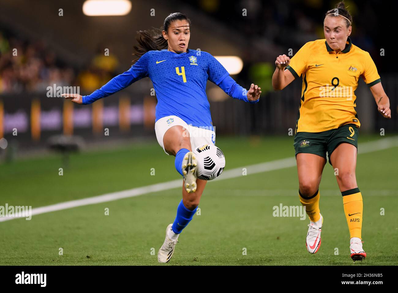 Sydney, Australia, 26 ottobre 2021. Antonia del Brasile calcia la palla durante la partita internazionale di calcio femminile tra Australian Matildas e Brasile il 26 ottobre 2021 al CommBank Stadium di Sydney, Australia. Credit: Steven Markham/Speed Media/Alamy Live News Foto Stock