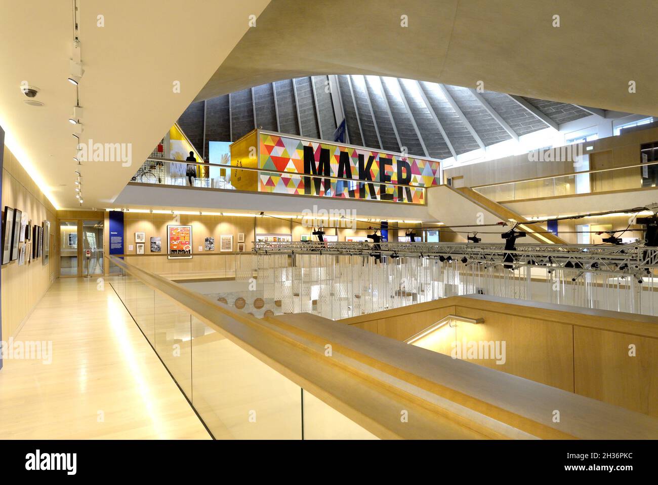 Londra, Inghilterra, Regno Unito. The Design Museum, Kensington High St. (Fondato nel 1989 da Terence Conran e Stephen Bayley) Interior Foto Stock