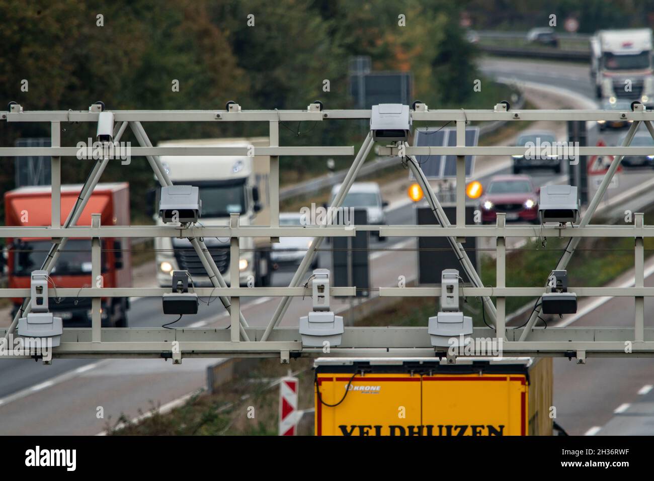 Sensori di un ponte a pedaggio, per la registrazione del pedaggio autostradale, sull'autostrada A3 nei pressi di Hamminkeln, basso Reno, NRW, Germania, Foto Stock