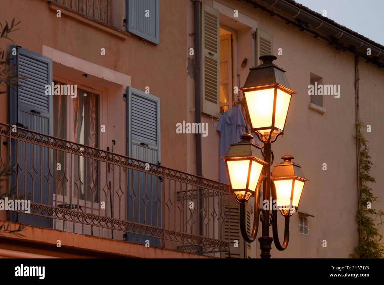 La sera si Côte a Sainte-Maxime sulla Costa Azzurra Foto Stock