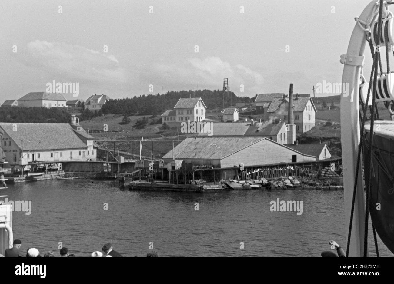 Mit dem KdF Schiff 'Wilhlem Gustloff' auf Nordlandfahrt in Norwegen, 1930er Jahre. Con il KdF nave 'Wilhlem Gustloff' in un viaggio in Norvegia, 1930s. Foto Stock