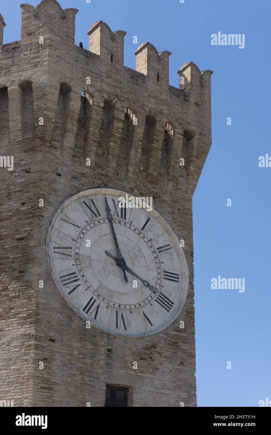 Centro storico, Torre dei Gualtieri, Orologio, San Benedetto del Tronto,  Marche, Italia, Europa Foto stock - Alamy