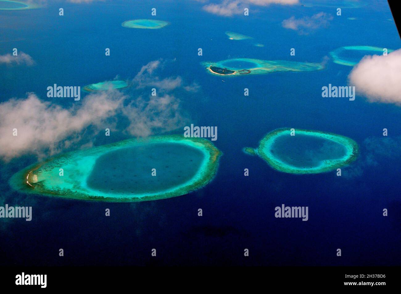 OCEANO INDIANO, MALDIVE, ATOLLO E ISOLA DAL CIELO Foto Stock