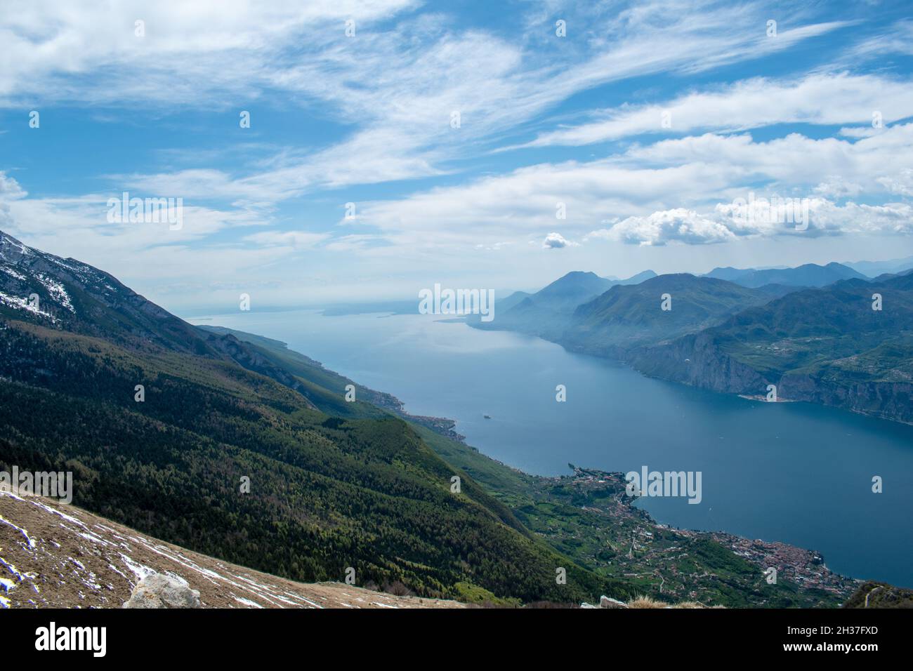 Lago di Garda visto dal Monte Baldo Foto Stock