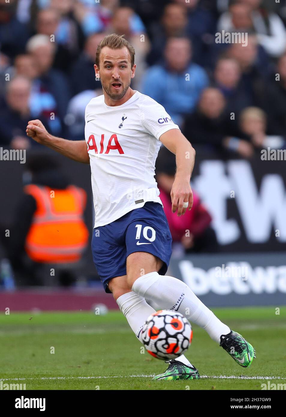 Harry Kane di Tottenham Hotspur - West Ham United v Tottenham Hotspur, Premier League, London Stadium, London, UK - 24 ottobre 2021 solo per uso editoriale - si applicano le restrizioni DataCo Foto Stock