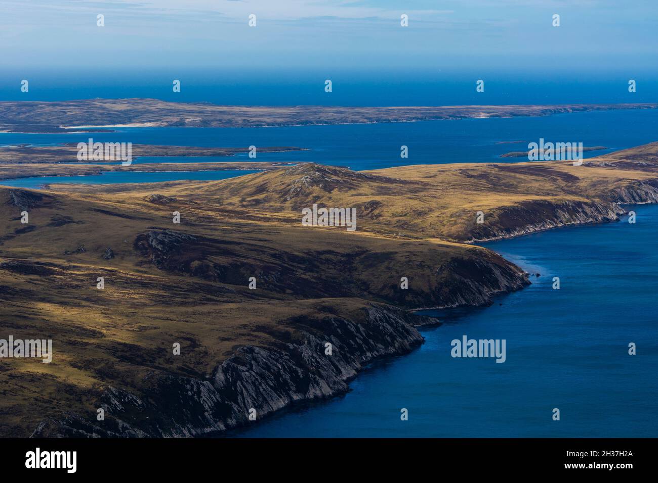 Una vista aerea dell'isola di Falkland Occidentale. Isole Falkland Foto Stock