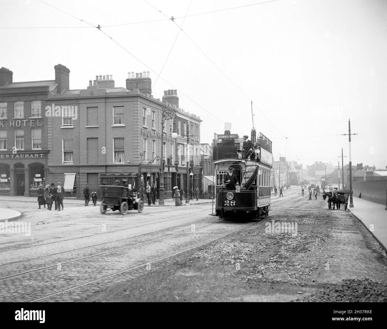 Tram su Parkgate Street, Dublin c. 1910 Foto Stock