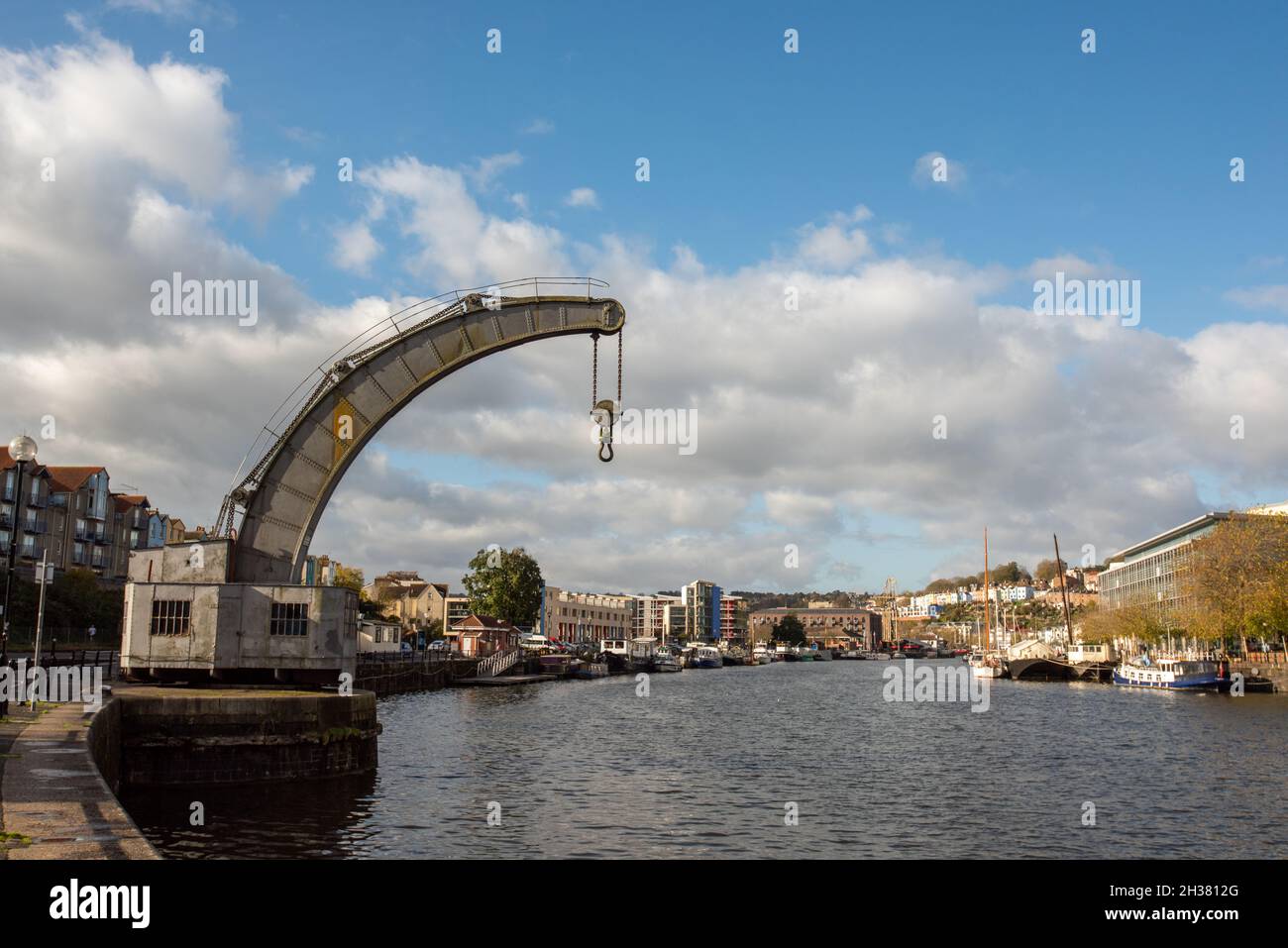 Vista sui Bristol Docks con la gru Foto Stock