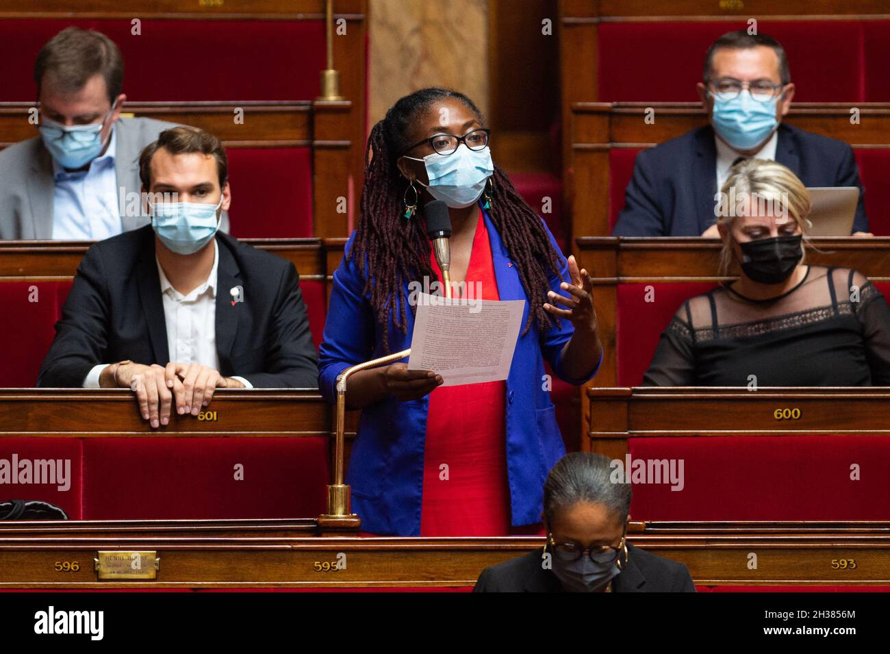 Il vice francese Daniele Obono interviene durante la sessione di interrogazioni al governo dell'Assemblee Nationale di Parigi il 26 ottobre 2021. Foto di Raffaello Lafargue/ABACAPRESS.COM Foto Stock