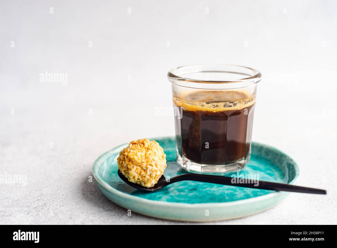 Dessert fatto in casa con noci e caffè Foto Stock