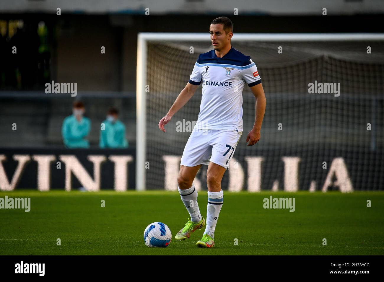 Verona, Italia. 24 ottobre 2021. Adam Marusic (Lazio) ritratto in azione durante Hellas Verona FC vs SS Lazio, Campionato Italiano di calcio A partita a Verona, Italia, Ottobre 24 2021 Credit: Independent Photo Agency/Alamy Live News Foto Stock