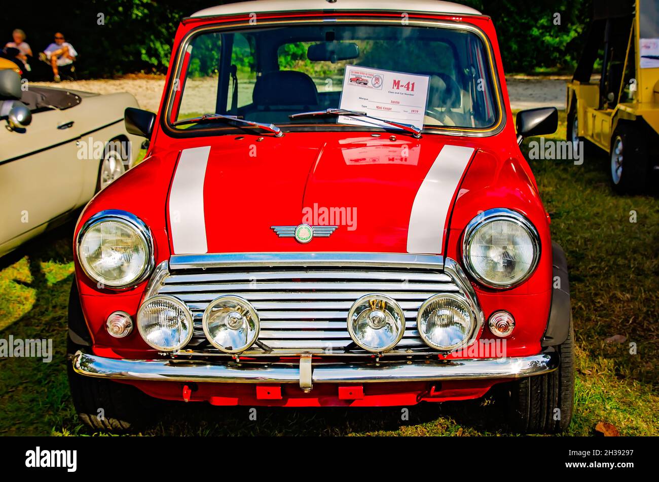 Un Austin Mini Cooper 1979 è esposto al 31 Festival annuale dell'automobile britannica, 24 ottobre 2021, a Fairhope, Alabama. Foto Stock
