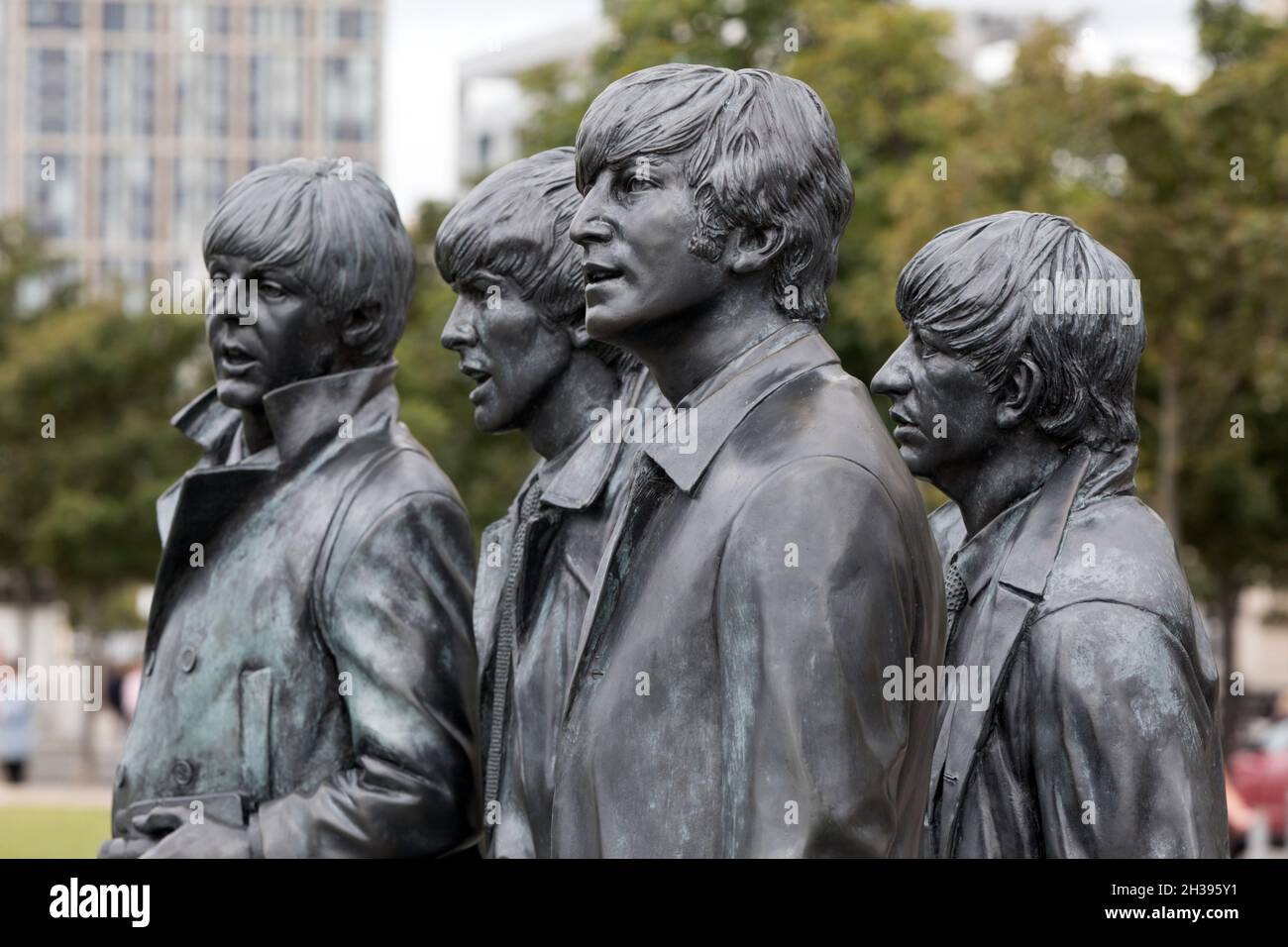 Le statue di bronzo dei Beatles a Pier Head, Liverpool Foto Stock