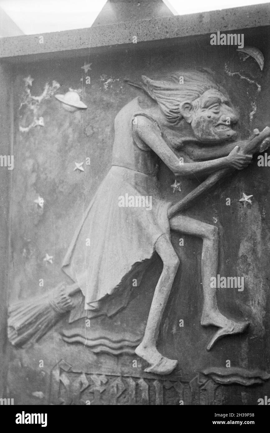 Sollievo einer Steinmetzschule a Mayen, Deutsches Reich 1937. Rilievo di un cesellatore school di Mayen Germania 1937. Foto Stock