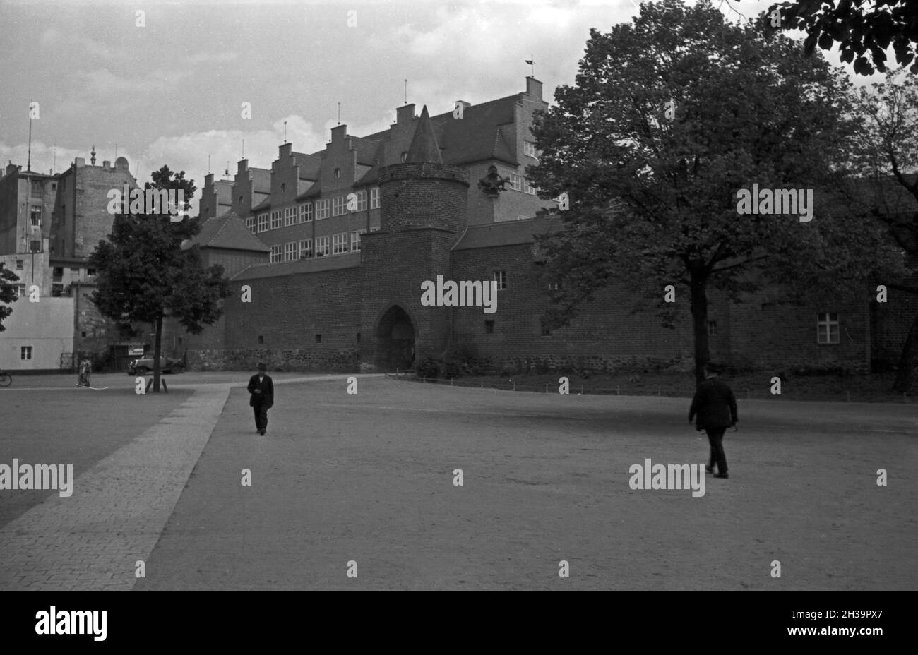 Spaziergang urch Cottbus, hier die alte Stadtbefestigung, Deutschland 1930er Jahre. Facendo una passeggiata attraverso la città di Cottbus, Germania anni trenta. Foto Stock