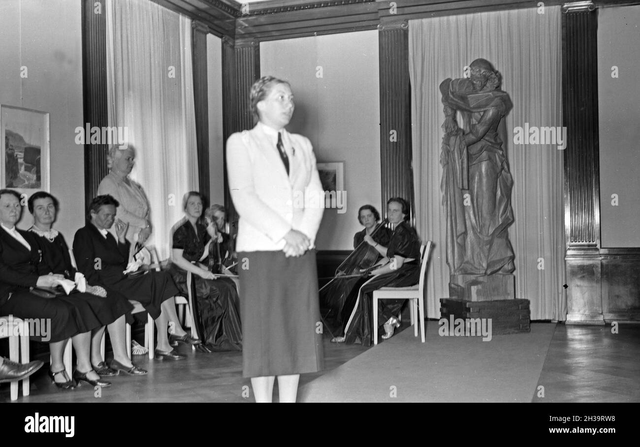 Reichsfrauenführerin Gertrud Scholtz Klink, Deutschland 1940er Jahre. Reichsfrauenfuehrerin Gertrud Scholtz Klink, Germania 1940. Foto Stock