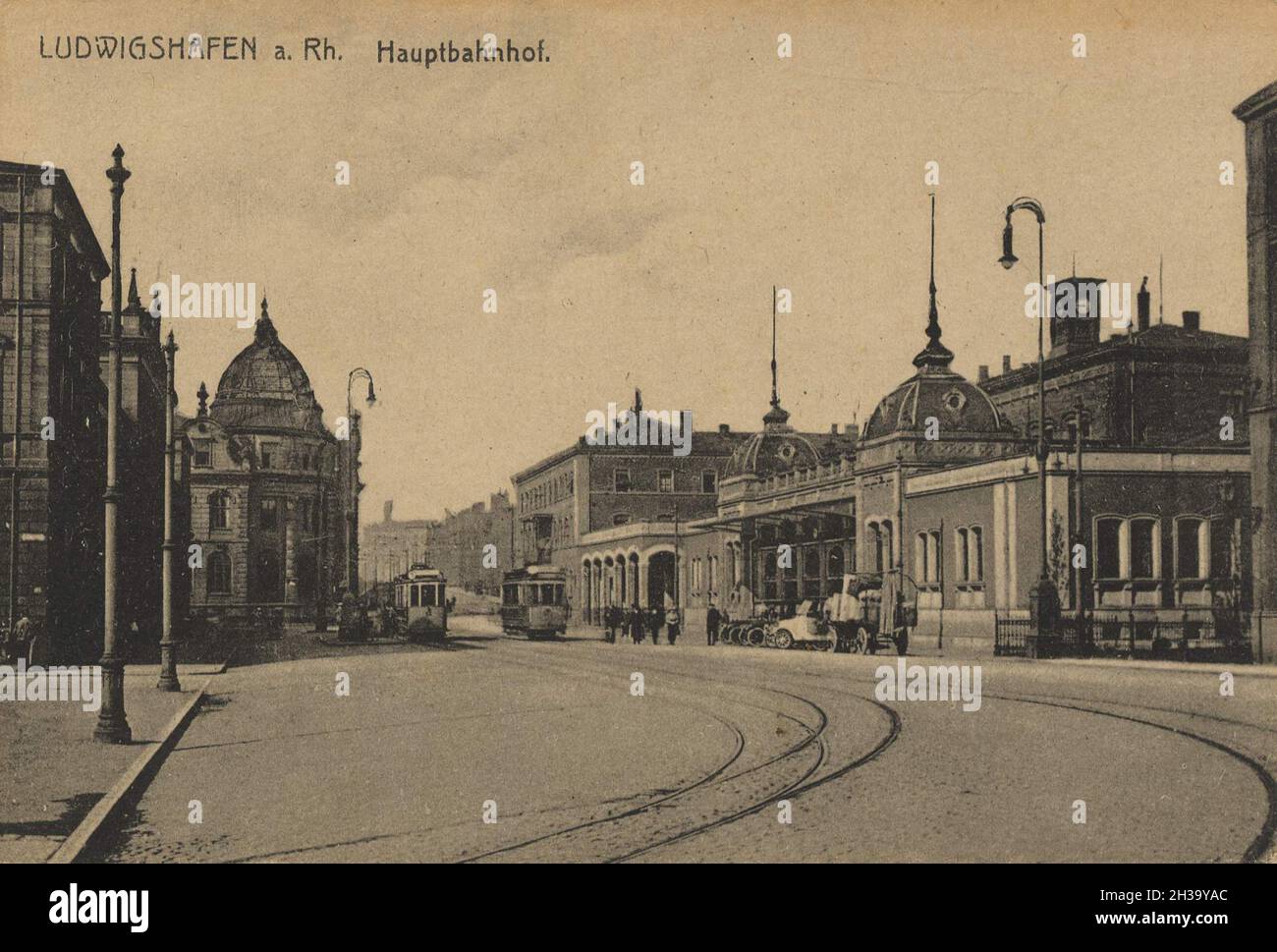 Hauptbahnhof a Ludwigshafen, am Rhein, Rheinland-Pfalz, Deutschland, Ansicht von ca 1910, digitale Reproduktion einer gemeinfreien Postkarte Foto Stock