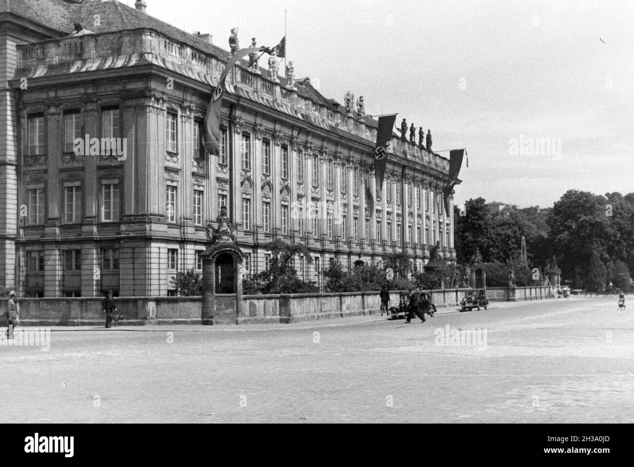 Unterwegs in der Stadt Nürnberg, Deutschland 1930er Jahre. Alla città di Norimberga, Germania 1930s. Foto Stock