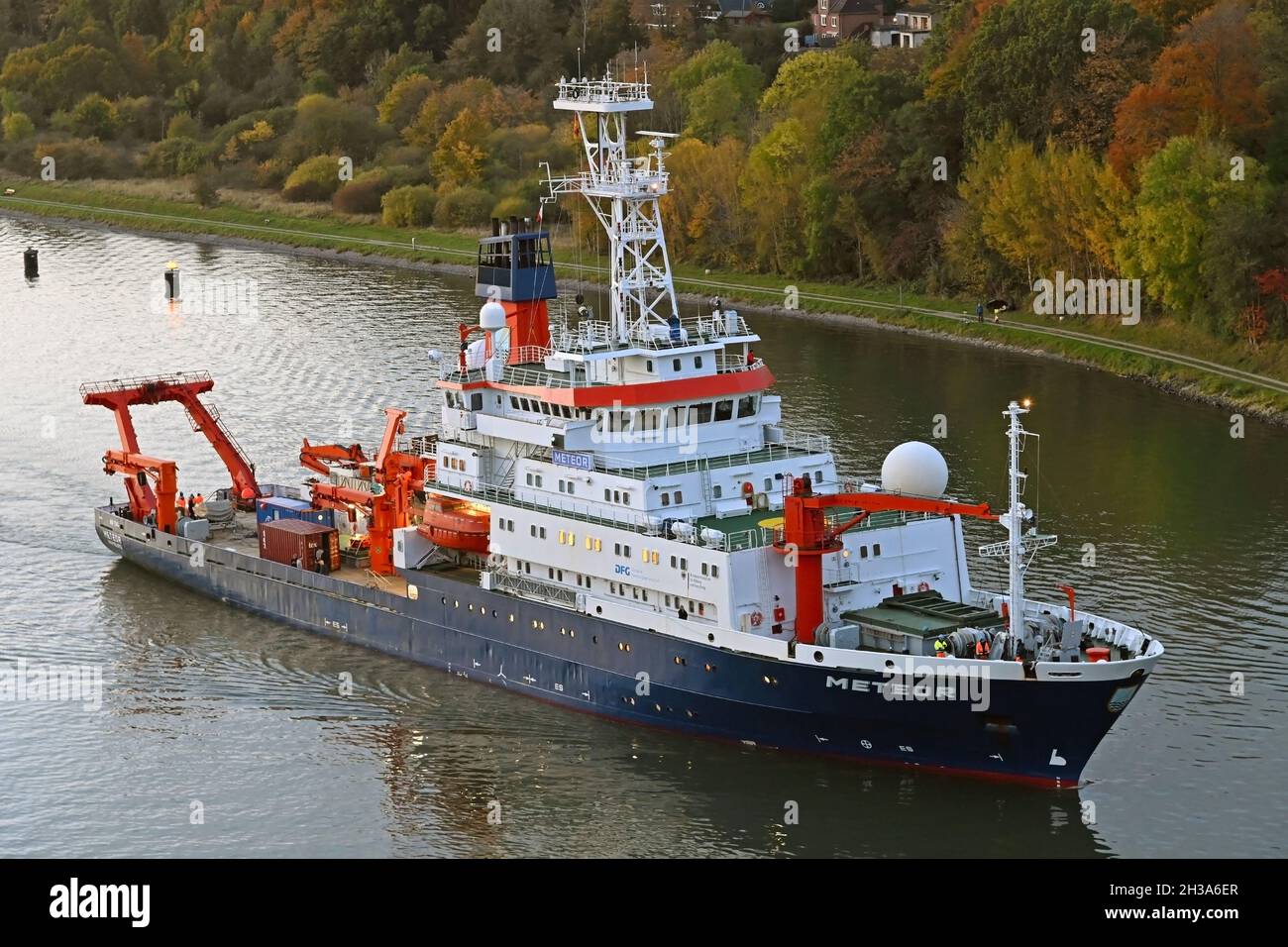 Vaso di ricerca METEOR pasing il canale di Kiel Foto Stock