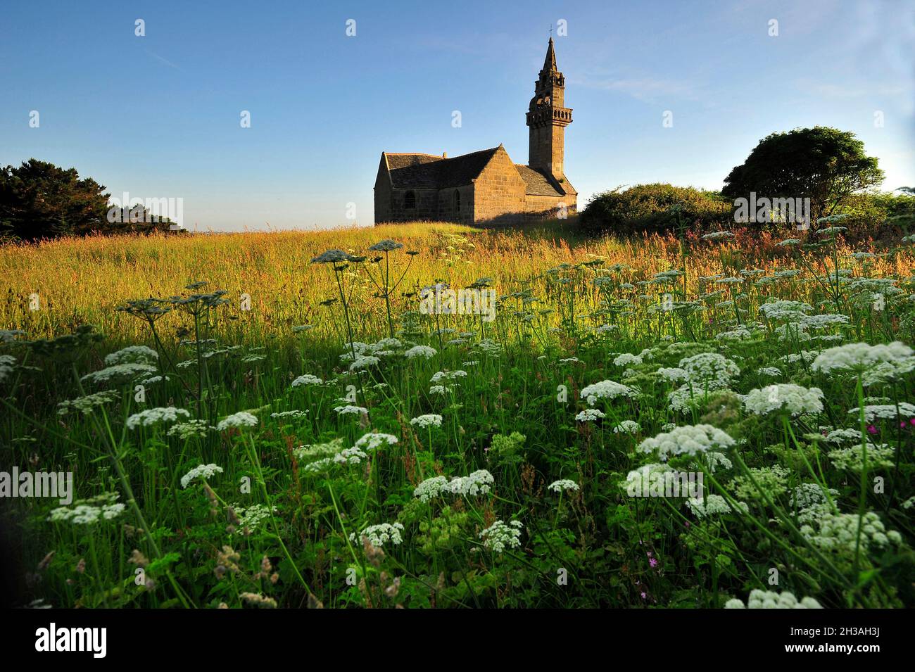 FRANCIA. FINISTERE (29) REGIONE BRETAGNA. ISOLA DI CALLOT. CHIESA DI NOTRE DAME Foto Stock