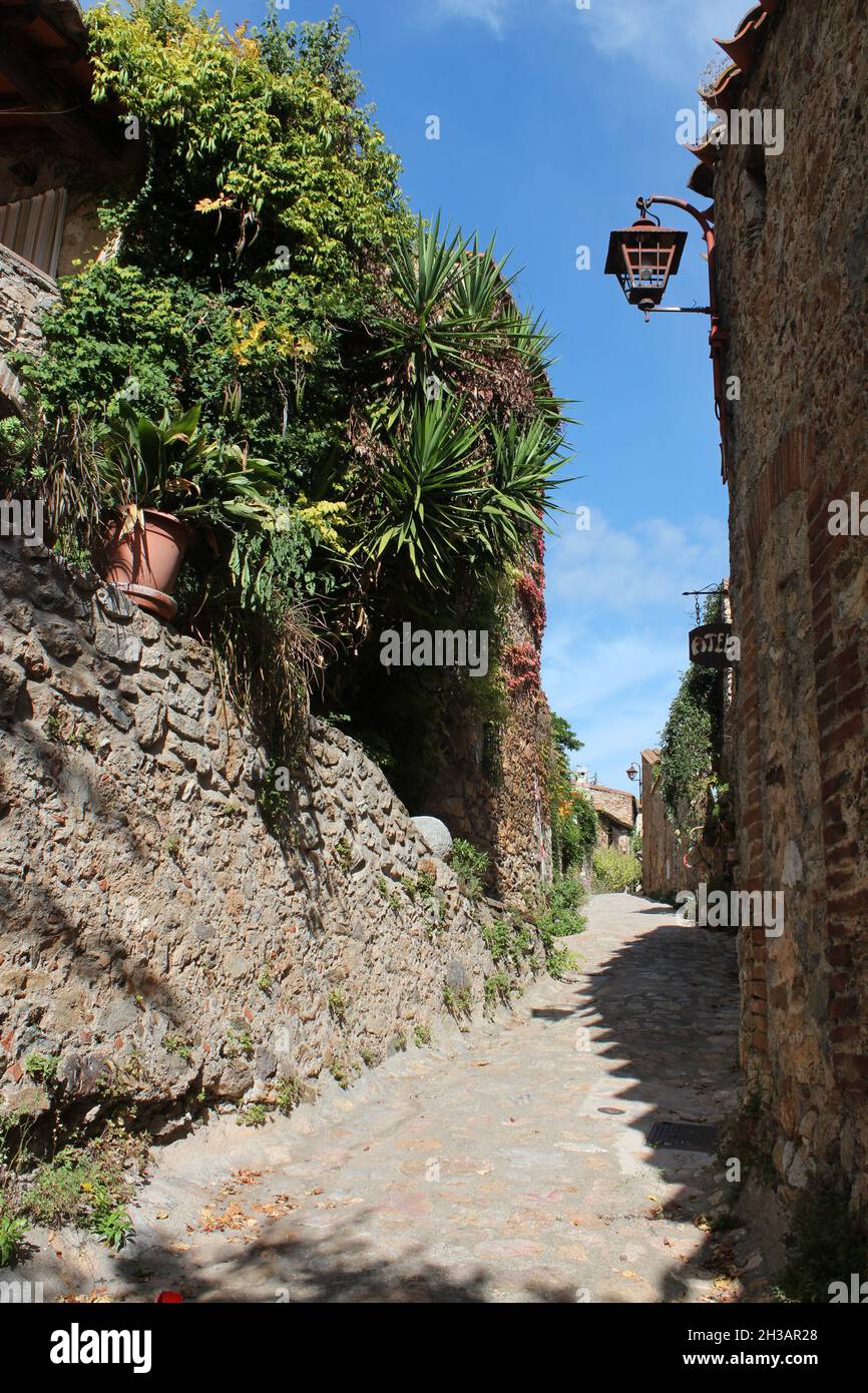 Francia, Village de Castelnou en Occitanie Foto Stock