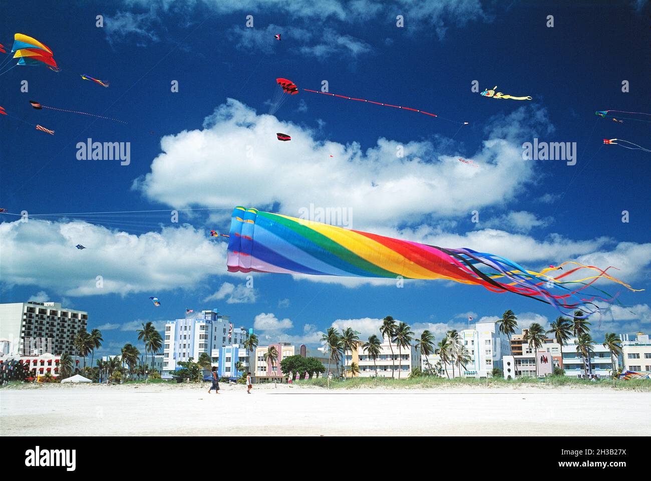 USA. Florida. Miami Beach. Quartiere Art Deco di South Beach. Aquilone volare. Foto Stock