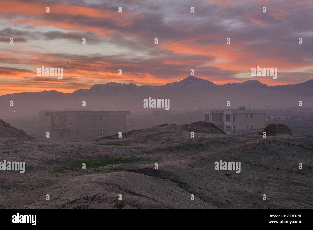 Alba sopra Sjadia, parte di Mazar i Sharif, Afghanistan Foto Stock