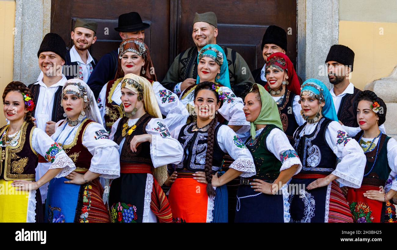 I rumeni in abito folcloristico al festival folcloristico di Sibiu in Romania, Foto Stock