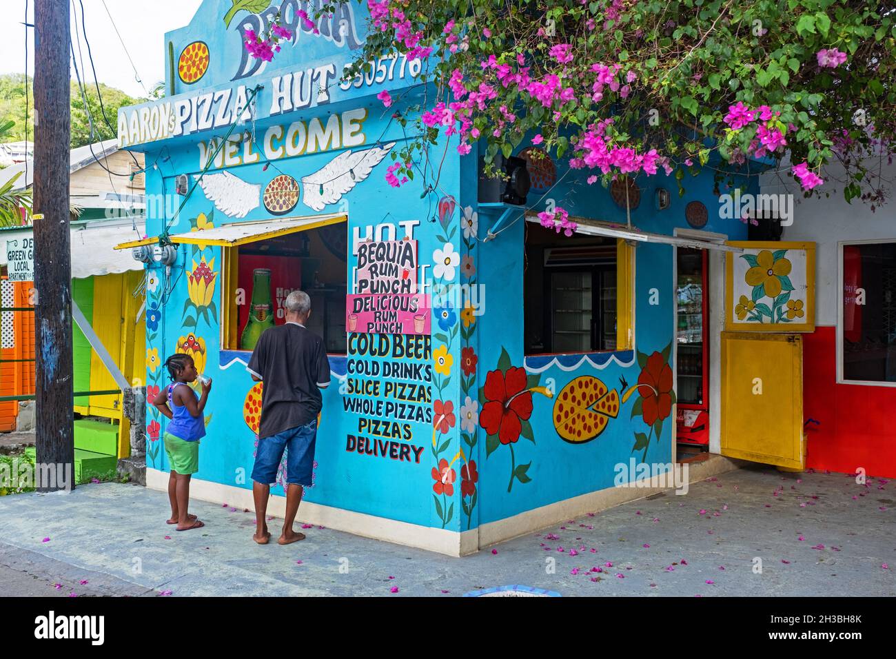 Pizzeria da asporto / ristorante nella capitale Port Elizabeth sull'isola Bequia, parte della nazione Saint Vincent e Grenadine, Caraibi Foto Stock