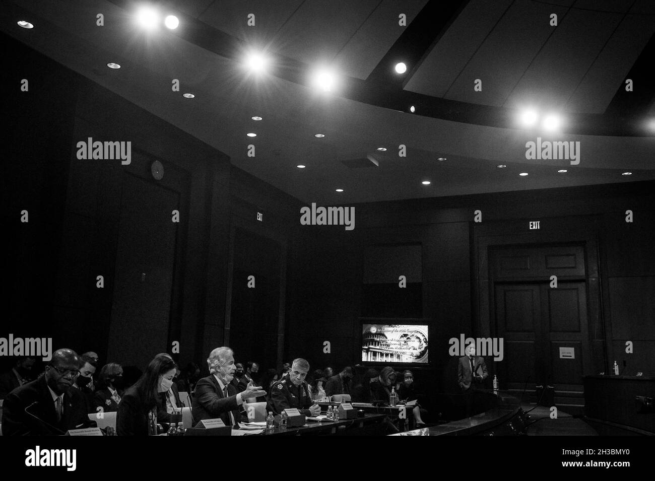 Washington, Vereinigte Staaten. 27 ottobre 2021. William Burns, Direttore, Central Intelligence Agency, appare durante la Camera permanente Select Committee on Intelligence Eudiing âDiversity, Equity, Inclusion and Accessibility in the Intelligence Community: An Enduring Mission Imperativeâ al Campidoglio degli Stati Uniti a Washington, DC, Mercoledì, 27 ottobre 2010. Credit: Rod Lammey/CNP/dpa/Alamy Live News Foto Stock
