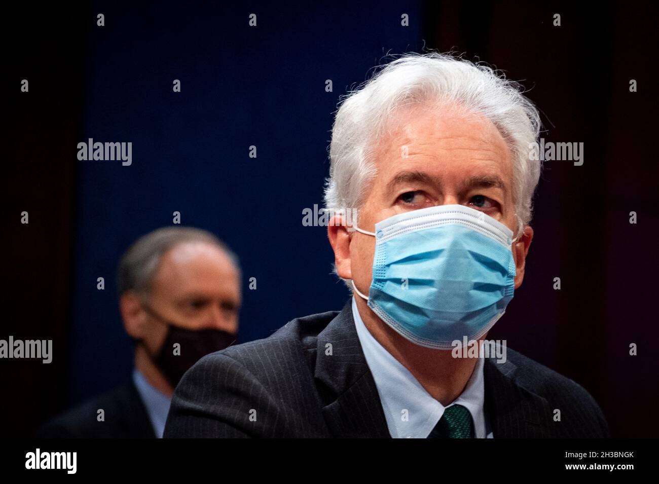 William Burns, direttore della Central Intelligence Agency, prende il suo posto durante la Camera Permanent Select Committee on Intelligence Euding “Diversity, Equity, Inclusion and Accessibility in the Intelligence Community: An Enduring Mission imperative” al Campidoglio degli Stati Uniti di Washington, DC, mercoledì 27 ottobre 2010. Credit: Rod Lammey/CNP /MediaPunch Foto Stock