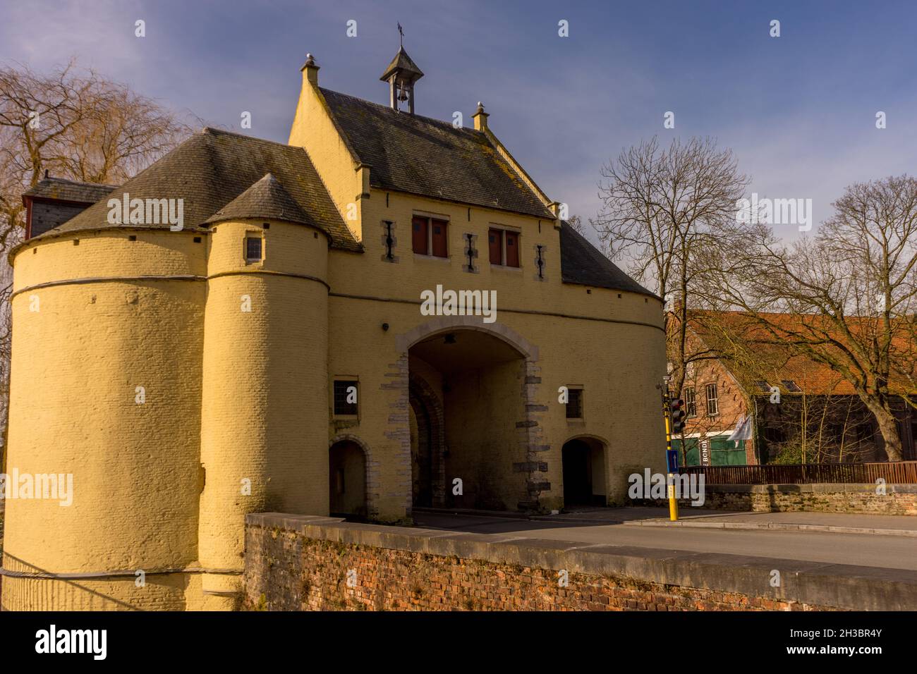 BRUGGE, BELGIO - 17 feb 2018: La prima porta dei fabbri a Brugge, Belgio Europa Foto Stock