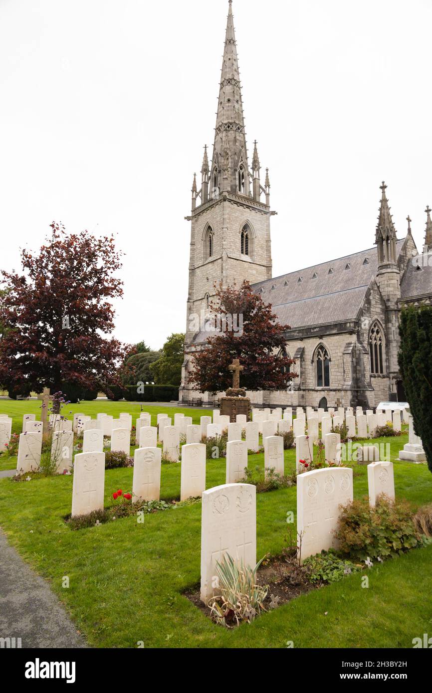 Tombe di guerra del commonwealth Canadese nella chiesa di St Margaret, la chiesa di marmo, costruita da John Gibson. Bodelwydddan, Denbighshire, Galles. Foto Stock