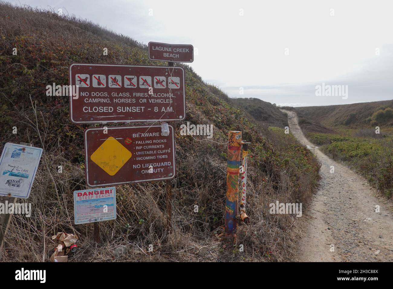 Cartello Laguna Creek Beach appena a nord di Santa Cruz California fuori l'autostrada uno. Foto Stock