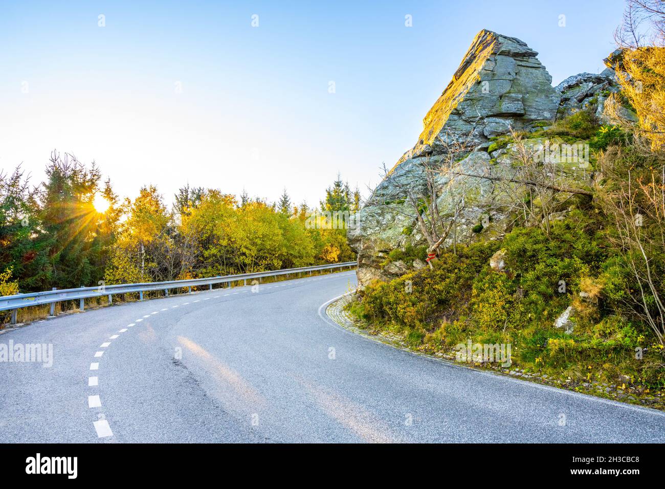Formazione rocciosa al tramonto del mattino Foto Stock