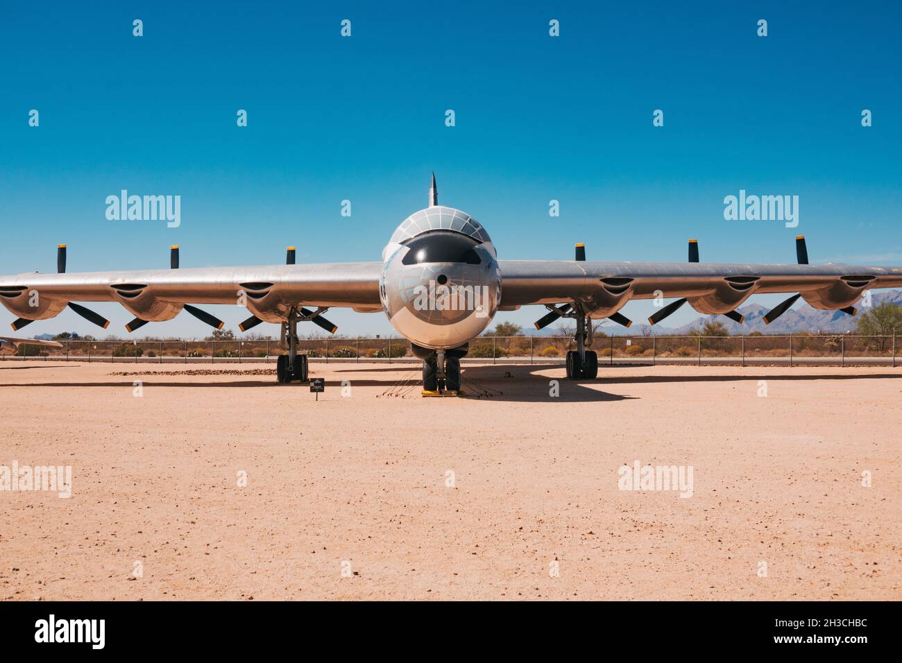 Un pensionato Convair B-36 Peacemaker al Pima Air & Space Museum, Arizona, USA. Si tratta del più grande velivolo a pistone prodotto in serie mai costruito Foto Stock