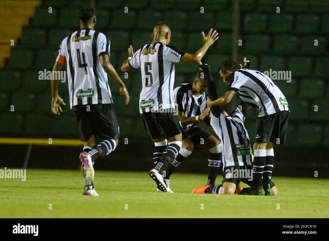 Florianópolis (SC), 27/10/2021 - Futebol / Copa SC - Gol de Garré para o Figueirense durante o clássico catarinense entre Figueirense X Avaí na noite Foto Stock