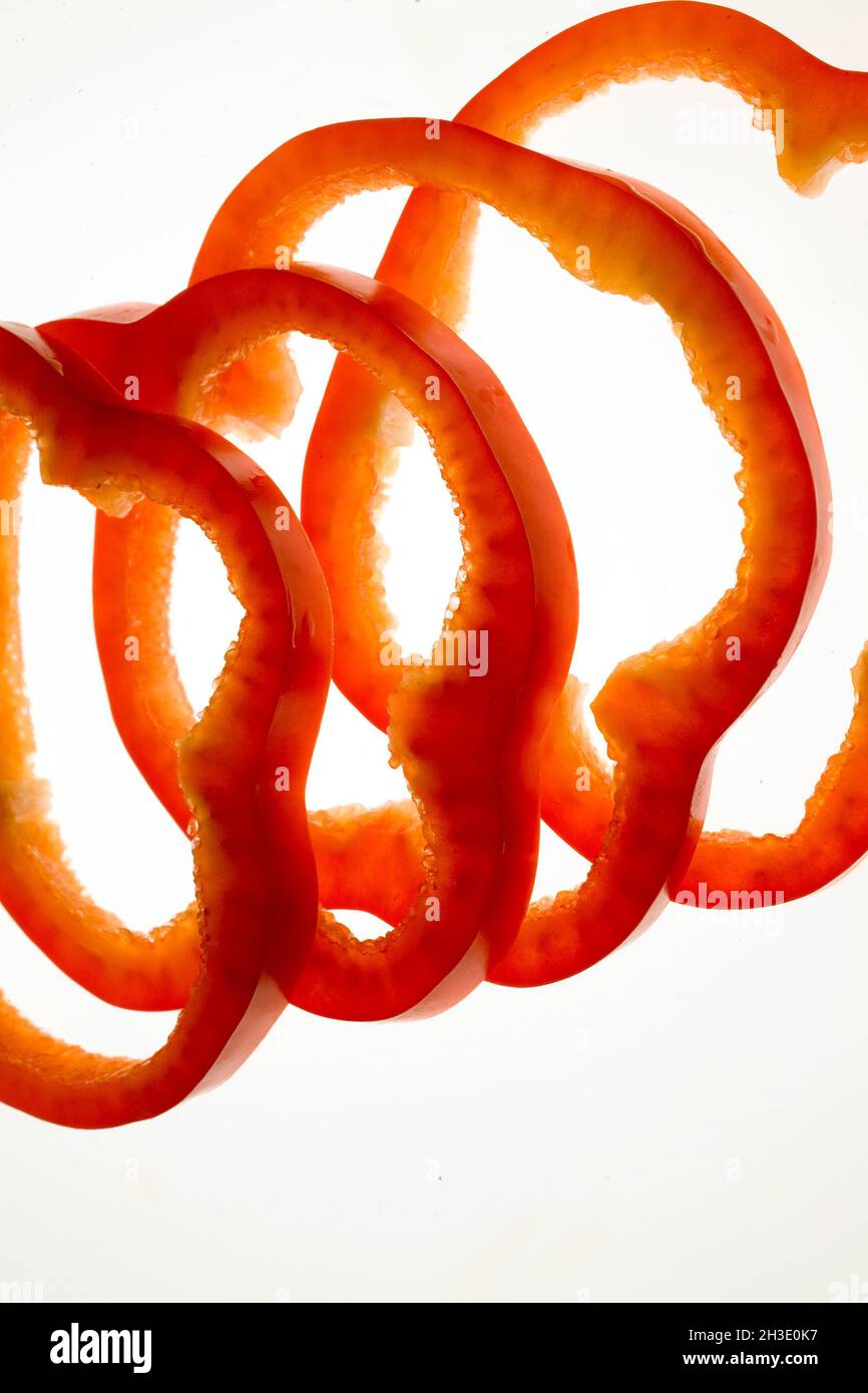 peperoncino, paprika (Capsicum annuum), pepe rosso tagliato ad anelli Foto Stock