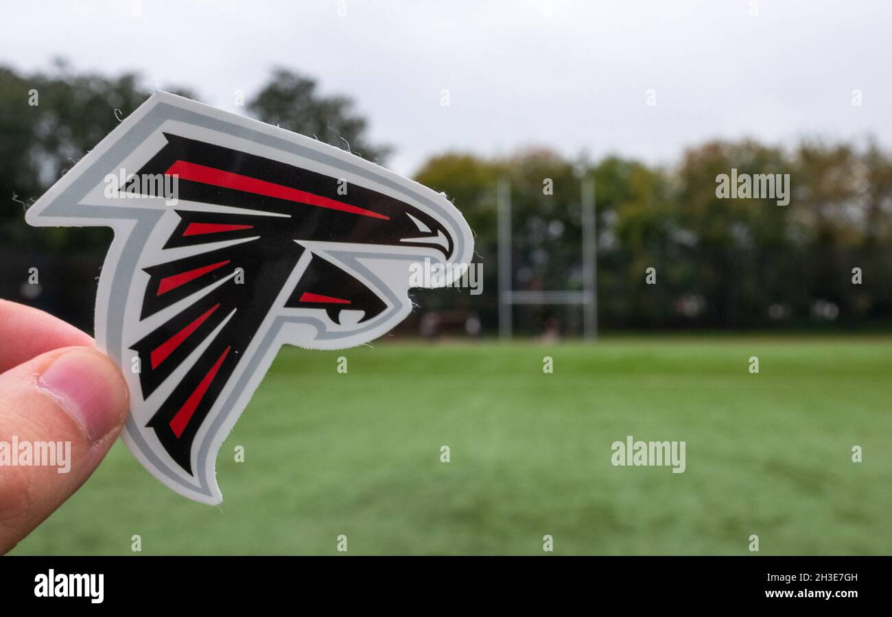 16 settembre 2021, Atlanta, Georgia. Emblema di una squadra di football americano professionista Atlanta Falcons con sede ad Atlanta allo stadio sportivo. Foto Stock