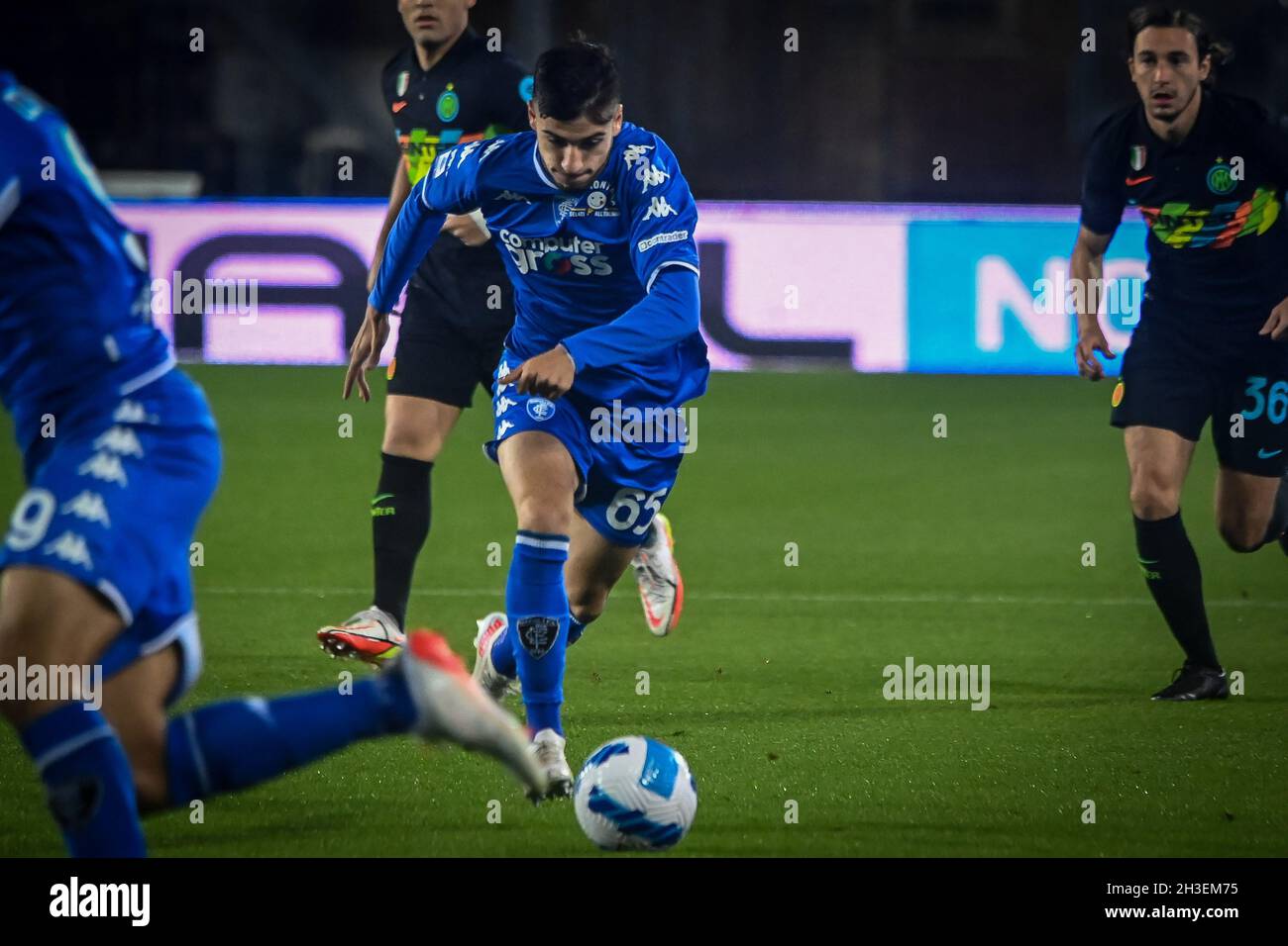 Stadio Carlo Castellani, Empoli, Italia, 27 ottobre 2021, Parisi Fabiano Empoli porta la palla durante Empoli FC vs Inter - FC Internazionale - Foto Stock