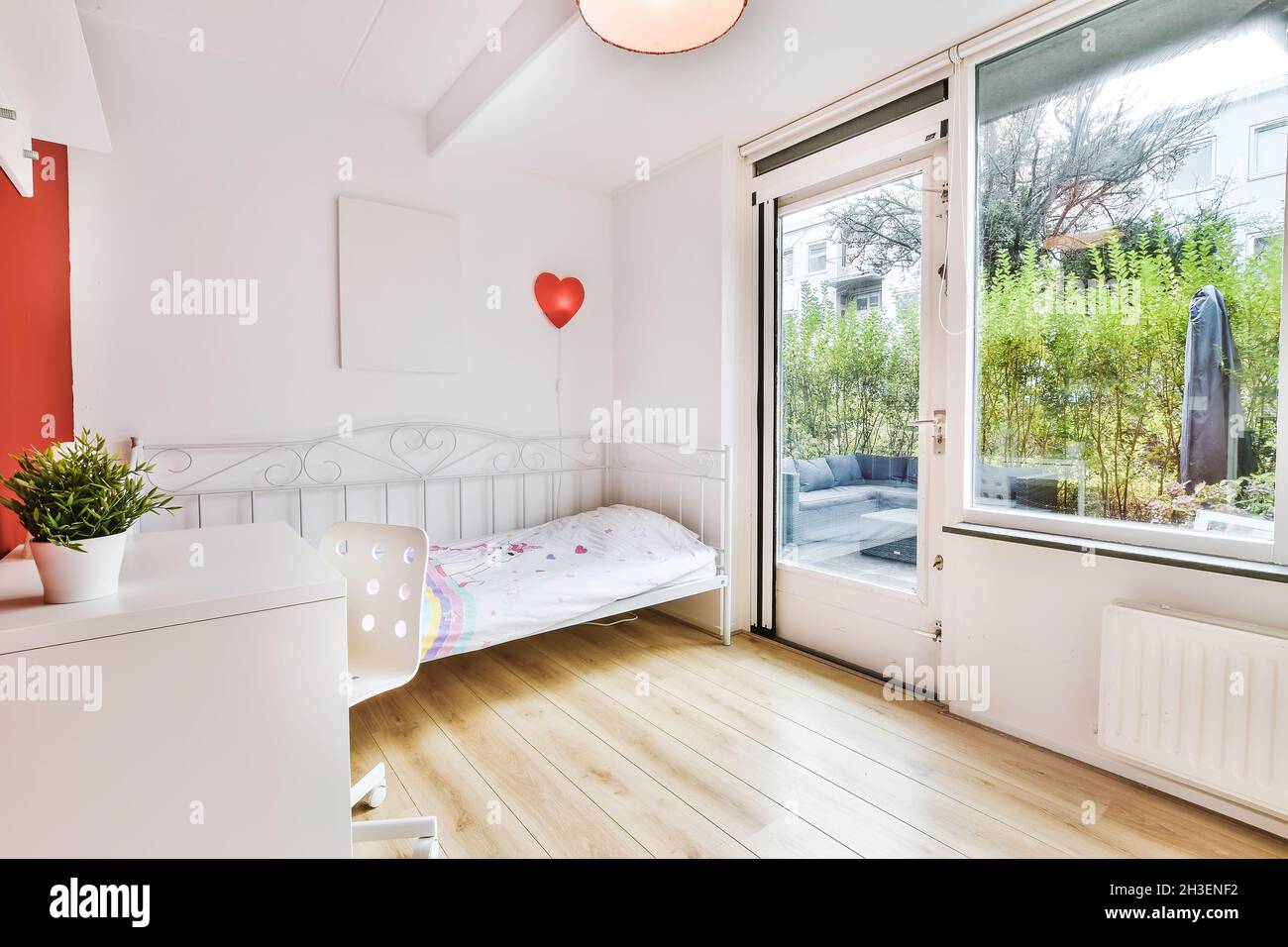 Interni di lusso in una moderna camera per bambini Foto Stock