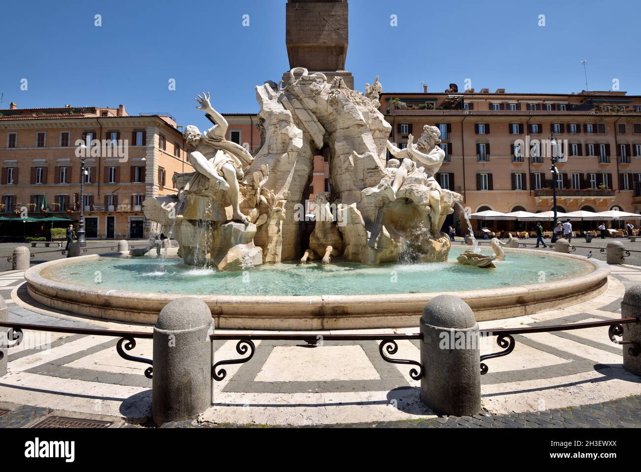 Italia, Roma, Piazza Navona, fontana dei quattro fiumi Foto Stock