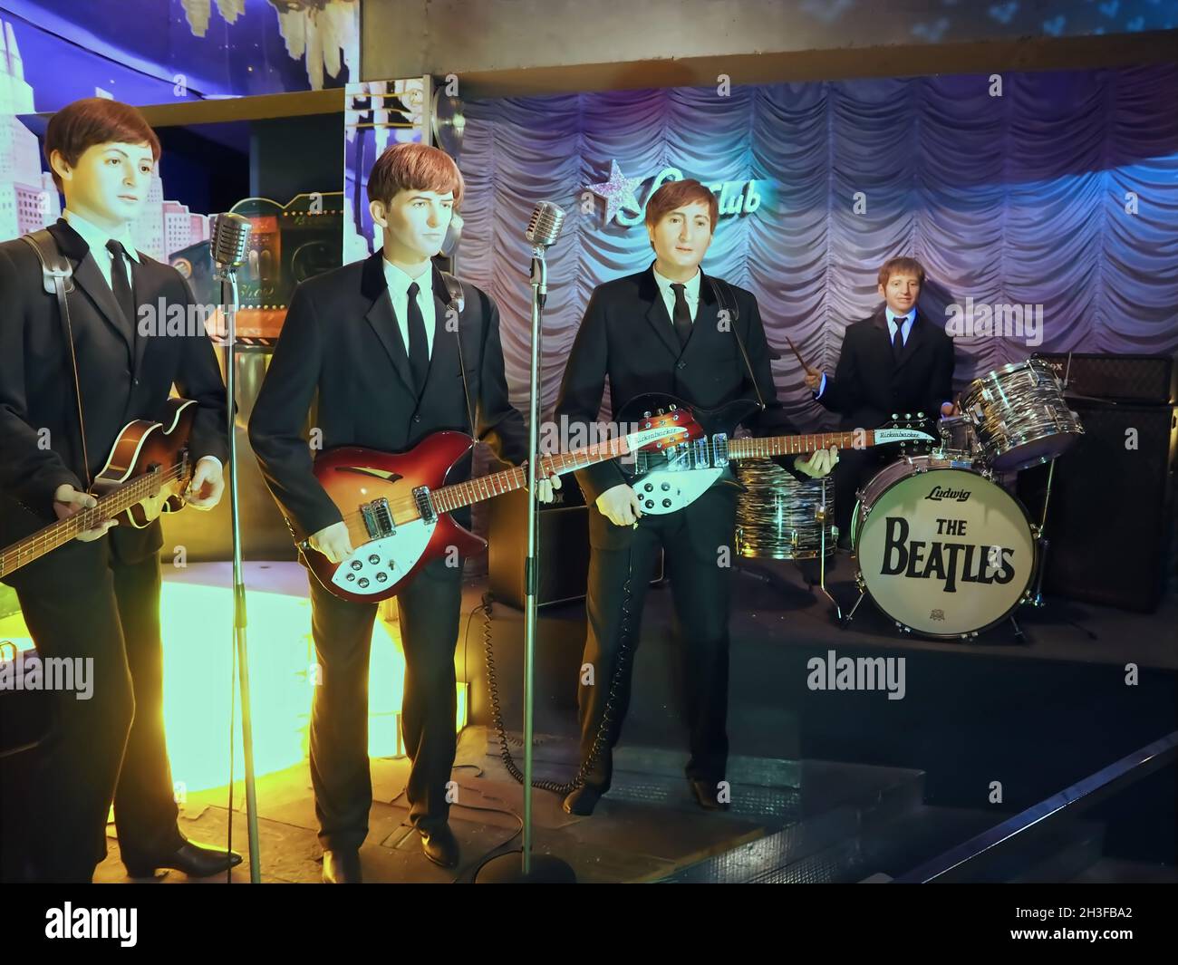 Scultura in cera dei gatti musicali visto nel museo Panoptikum ad Amburgo in Germania Foto Stock